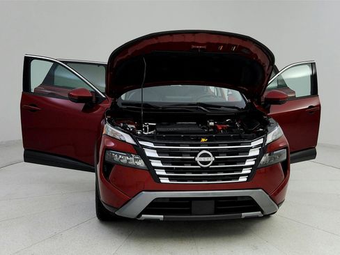 Used 2024 Nissan Rogue SL w/ SL Premium Package image 25