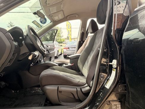 Used 2015 Nissan Rogue S AWD/4WD image 12