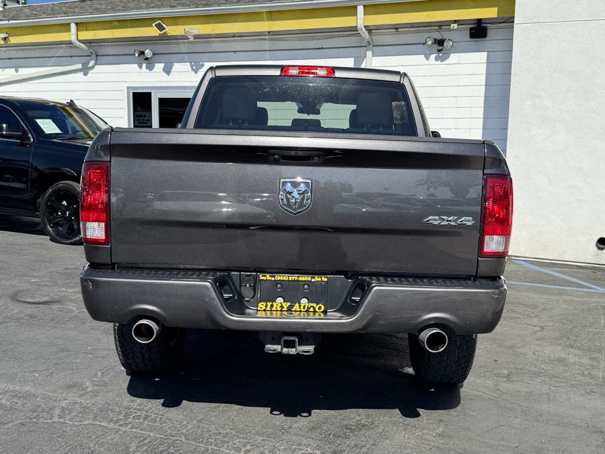 Used 2017 RAM 1500 Express AWD/4WD image 12