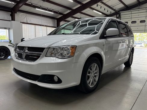 Used 2019 Dodge Grand Caravan SE FWD image 5