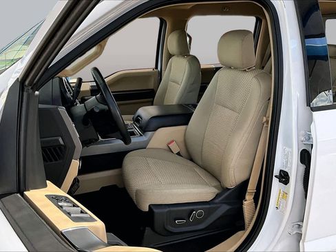 Used 2015 Ford F150 XLT w/ Equipment Group 302A Luxury RWD image 8
