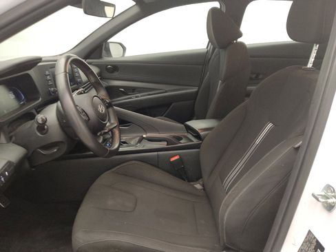 Used 2025 Hyundai Elantra Sport FWD image 17