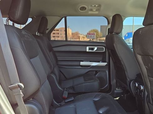 Used 2022 Ford Explorer XLT image 16