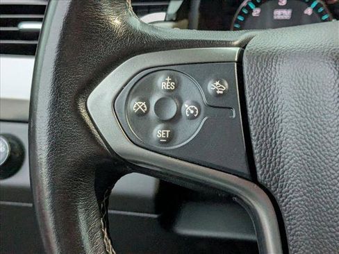 Used 2019 Chevrolet Suburban LT image 21