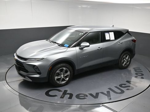 Used 2023 Chevrolet Blazer LT FWD image 33
