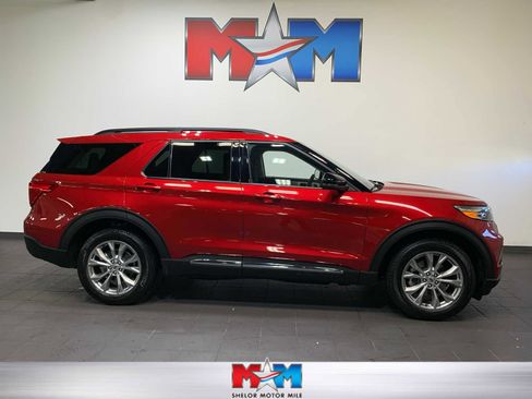 Used 2023 Ford Explorer XLT w/ Equipment Group 202A image 1