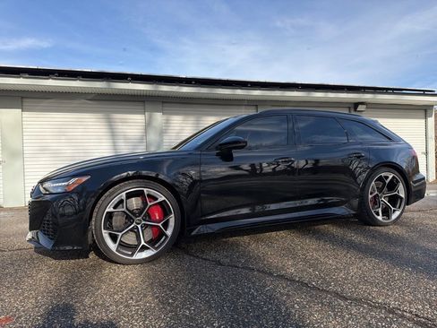 Used 2024 Audi RS 6 performance image 1
