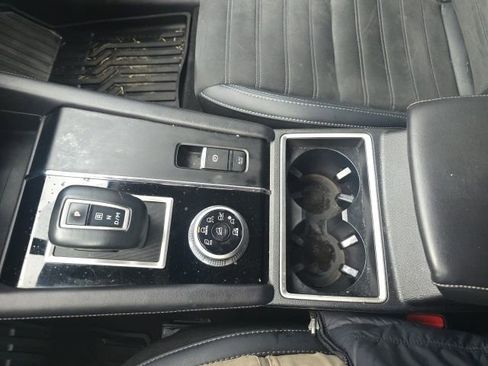 Used 2024 Mitsubishi Outlander SE image 21