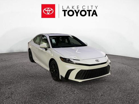 New 2026 Toyota Camry SE image 7