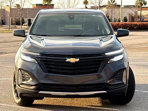 Used 2023 Chevrolet Equinox LT image 2