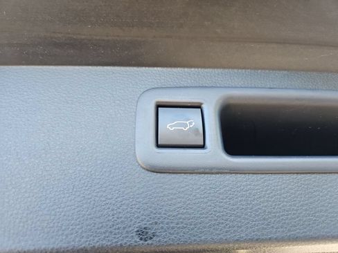 Used 2025 Toyota Highlander Platinum AWD/4WD image 26
