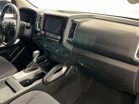 Used 2024 Nissan Frontier SV AWD/4WD image 24