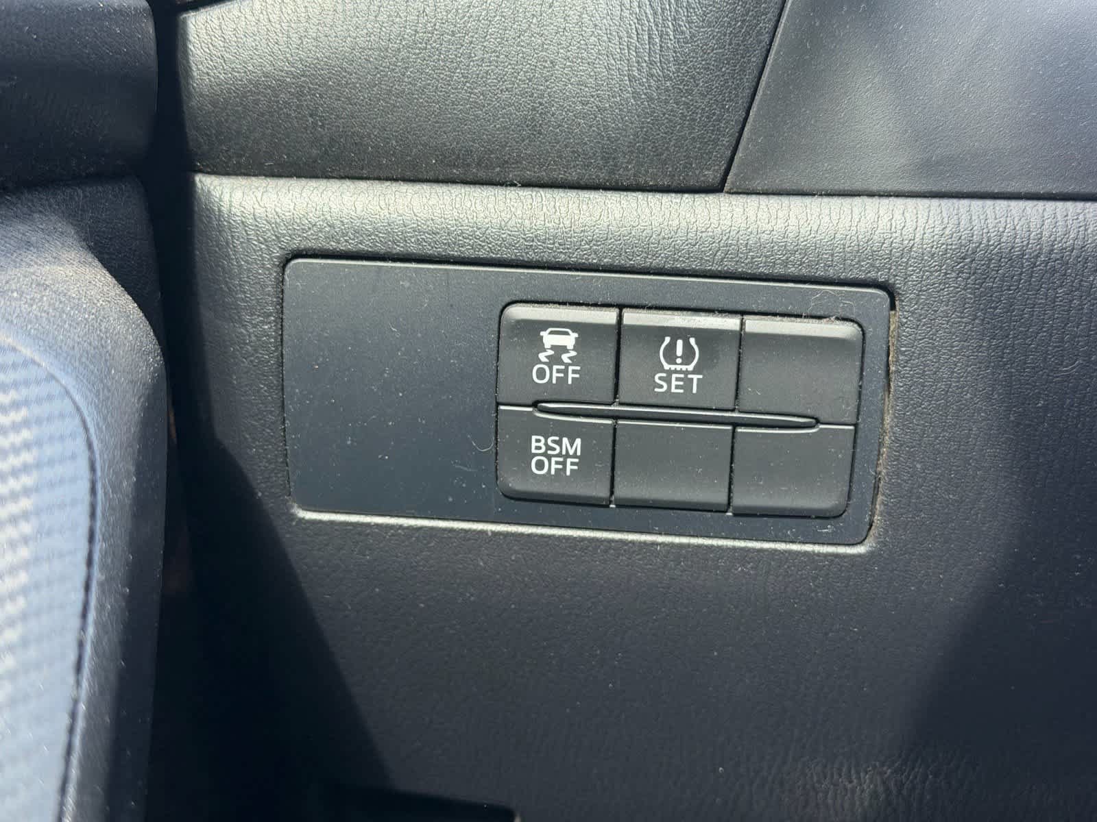 Used 2016 MAZDA MAZDA3 i Grand Touring FWD image 17