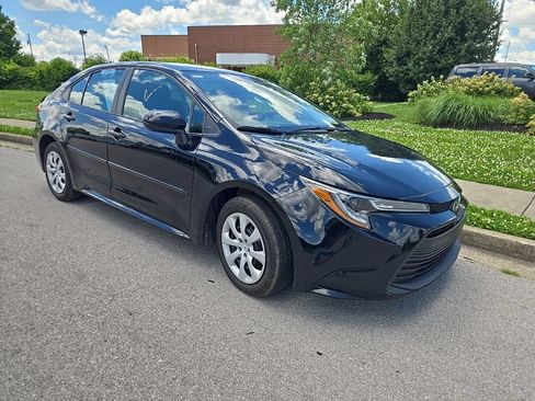 Used 2024 Toyota Corolla LE FWD image 2