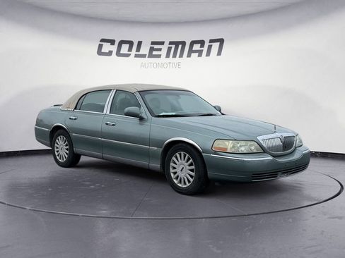Used 2005 Lincoln Town Car Signature image 6