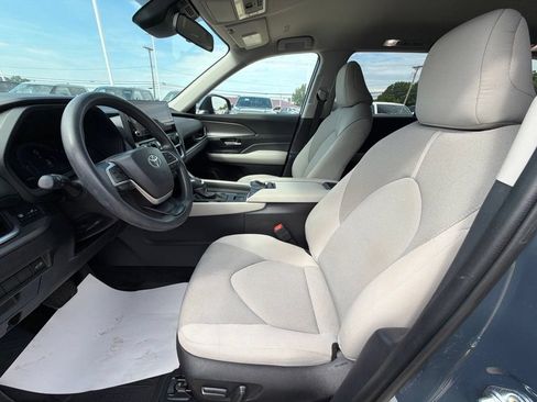 Used 2025 Toyota Grand Highlander AWD image 9