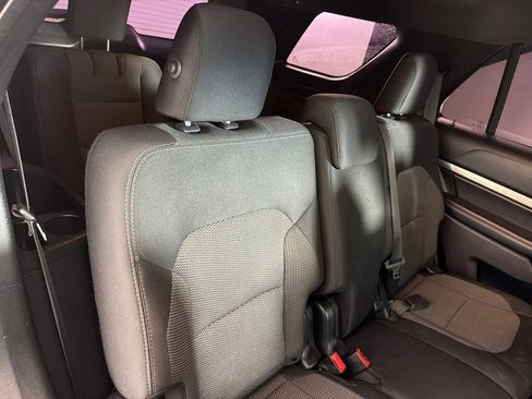 Used 2019 Ford Explorer XLT w/ Equipment Group 201A FWD image 22