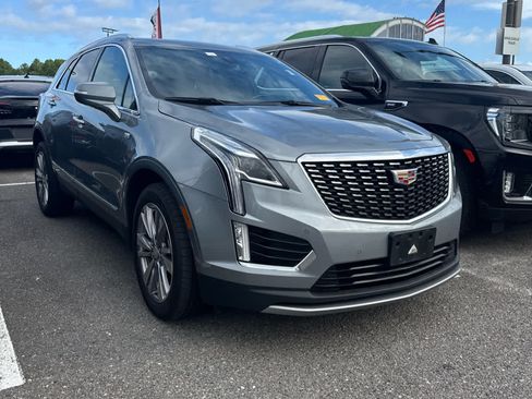 Used 2024 Cadillac XT5 Premium Luxury w/ LPO, Floor Liner Package FWD image 3