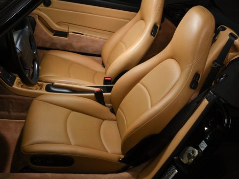 Used 1995 Porsche 911 Carrera RWD image 6