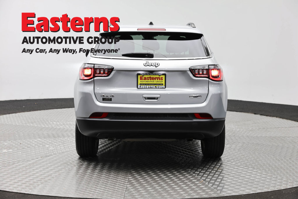 Used 2024 Jeep Compass Latitude AWD/4WD image 7