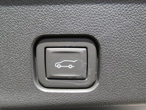 Used 2024 Chevrolet Traverse RS w/ LPO, Floor Liner Package image 31