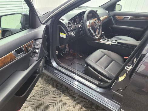 Used 2013 Mercedes-Benz C 300 4MATIC Sedan image 21