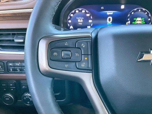 Used 2023 Chevrolet Suburban High Country image 17