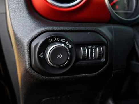 Used 2018 Jeep Wrangler Unlimited Rubicon AWD/4WD image 23