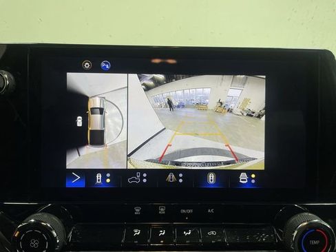 Used 2023 Chevrolet Colorado Trail Boss w/ Technology Package AWD/4WD image 17