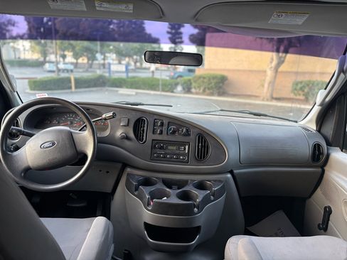 Used 2006 Ford E-150 and Econoline 150 Wagon image 8