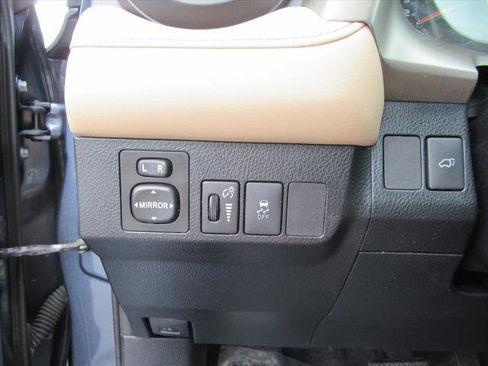 Used 2013 Toyota RAV4 Limited image 20