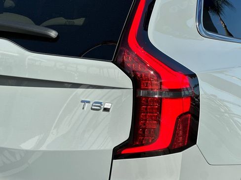 New 2026 Volvo XC90 T8 Plus w/ Protection Package Premier image 27