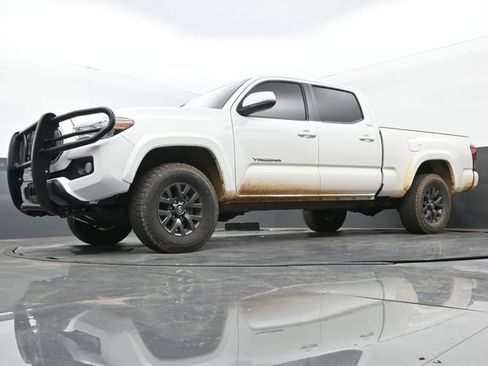 Used 2023 Toyota Tacoma SR5 w/ Technology Package AWD/4WD image 12