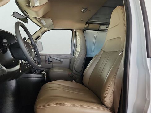 New 2026 GMC Savana 2500 RWD image 19