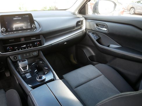 Certified 2024 Nissan Rogue SV AWD/4WD image 11