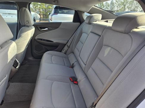 Used 2022 Chevrolet Malibu LT image 32