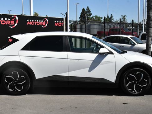 Used 2024 Hyundai Ioniq 5 SE RWD image 9