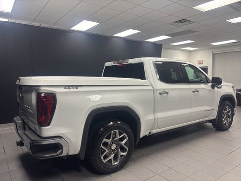 Used 2023 GMC Sierra 1500 SLT image 3