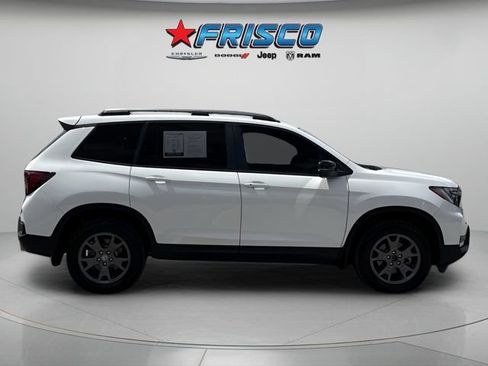 Used 2024 Honda Passport TrailSport image 1