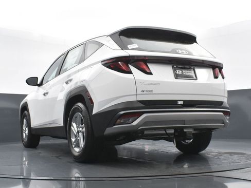 Used 2025 Hyundai Tucson SE image 24