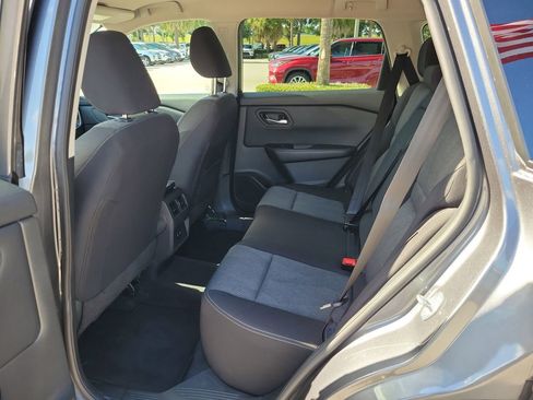 Used 2025 Nissan Rogue SV FWD image 10