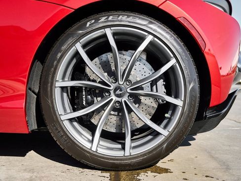 Used 2023 McLaren Artura image 22