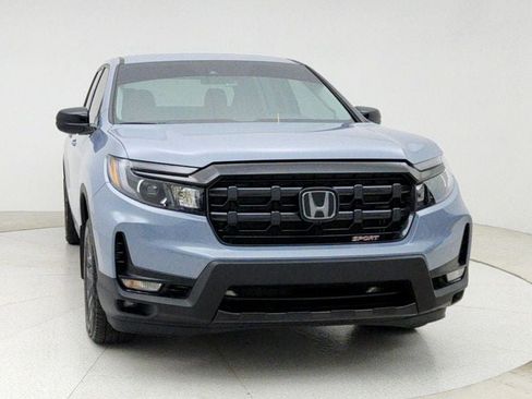 Used 2025 Honda Ridgeline Sport image 2