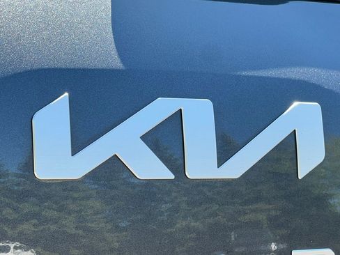 Used 2024 Kia Telluride EX w/ EX Captain's Chair Package FWD image 41