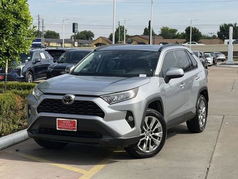 Used 2021 Toyota RAV4 XLE Premium FWD image 2