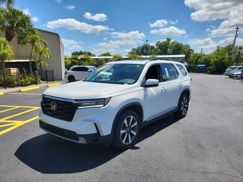 Used 2025 Honda Pilot Touring image 10