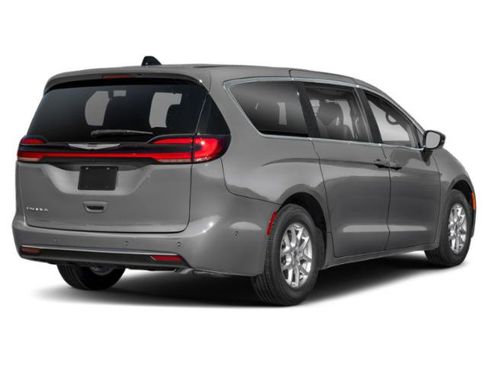 Certified 2025 Chrysler Pacifica Limited image 2