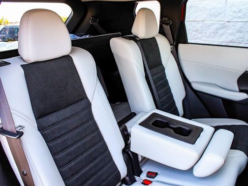 New 2025 Mitsubishi Outlander SE FWD image 40