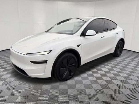 Used 2026 Tesla Model Y Long Range AWD/4WD image 4