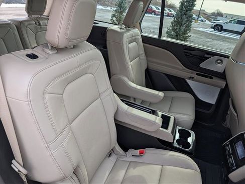 Used 2023 Lincoln Aviator Reserve w/ Equipment Group 201A image 21